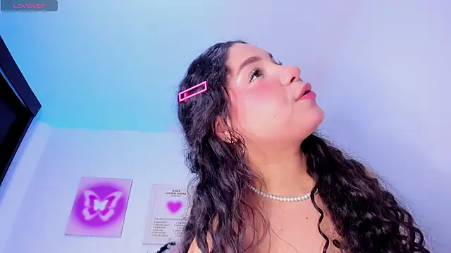 amandalee01 online show from 10/27/25, 06:42