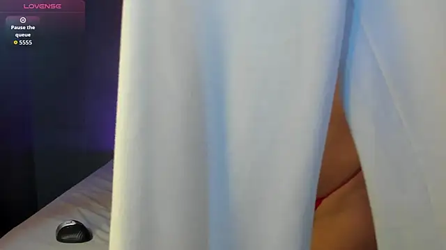 PammelaRoss1 online show from 11/08/25, 05:16