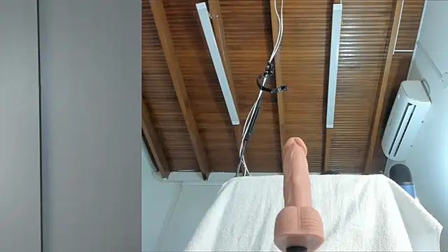 Snapshot of Lucy_carter_ chatting on 09/23/25, 03:19 Lucy carter online show from 09/23/25, 03:19