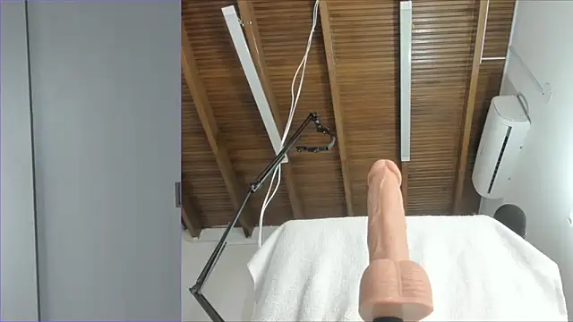 Snapshot of Lucy_carter_ chatting on 11/08/25, 02:53 Lucy carter online show from 11/08/25, 02:53