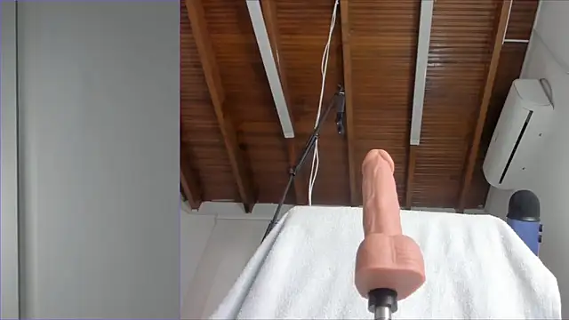 Lucy carter  online show from 04/16/26, 04:52