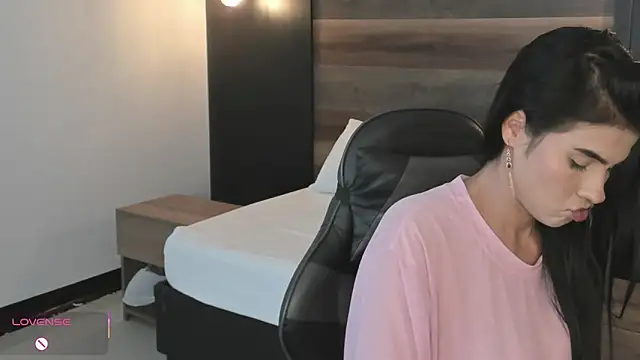 stephanya  online show from 03/11/26, 07:08