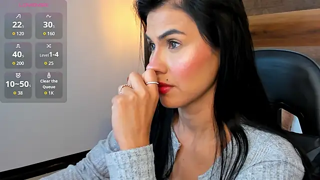 stephanya  online show from 11/14/25, 08:45