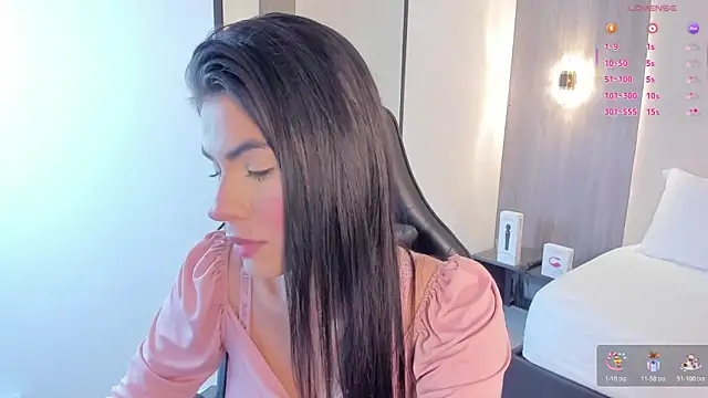 stephanya  online show from 10/30/25, 07:33