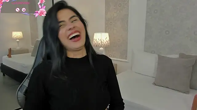 stephanya  online show from 06/24/26, 07:33