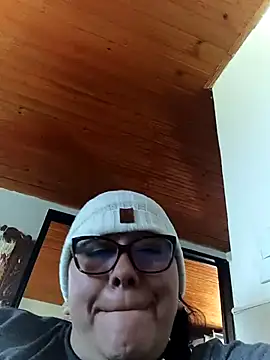 Darly Gomez online show from 11/26/25, 01:22