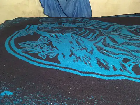 manuamador online show from 02/25/25, 03:42