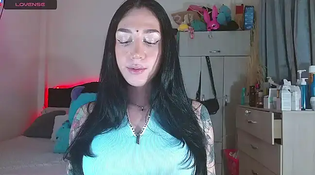 Snapshot of karla_zambrano chatting on 02/27/25, 01:52 karla zambrano online show from 02/27/25, 01:52