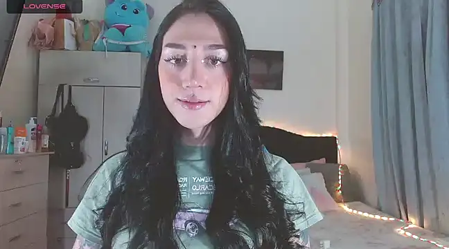 Snapshot of karla_zambrano chatting on 03/21/25, 08:08 karla zambrano online show from 03/21/25, 08:08