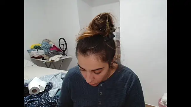 Ursumi1 online show from 10/19/25, 04:32