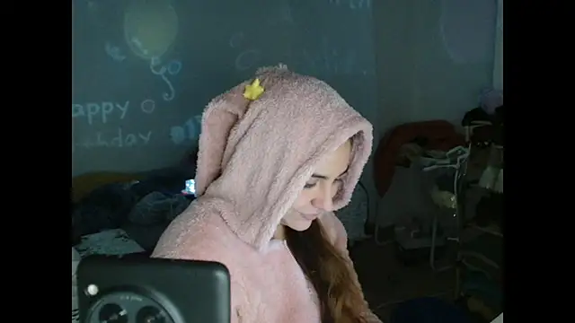 Ursumi1 online show from 11/13/25, 08:57