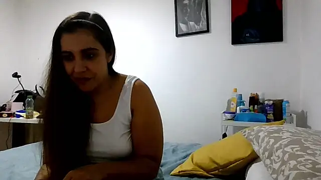 Ursumi1 online show from 10/26/25, 04:07