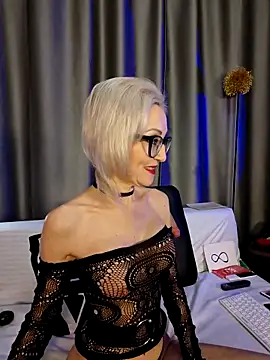 Milforja online show from 11/30/25, 07:03