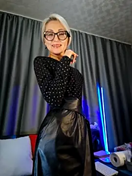 Milforja online show from 10/24/25, 08:30