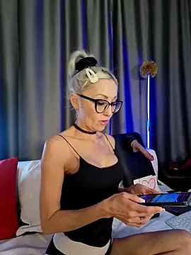 Milforja online show from 02/10/26, 02:27