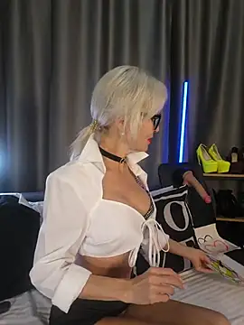 Snapshot of Milforja chatting on 06/26/26, 07:03 Milforja online show from 06/26/26, 07:03