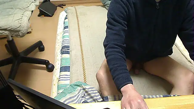 Snapshot of toho_cst chatting on 02/13/26, 01:05 toho cst online show from 02/13/26, 01:05