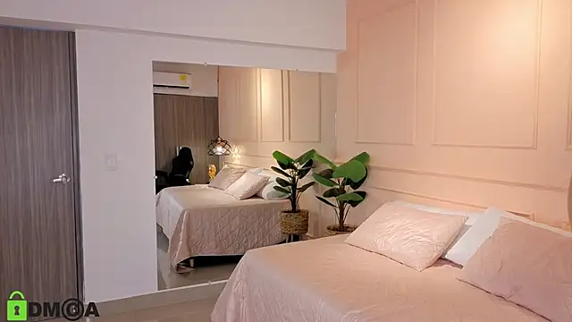 SHARONN     online show from 09/22/25, 04:07