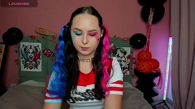 BeatriceReeves online show from 10/30/25, 01:15