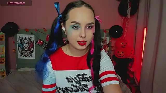 BeatriceReeves online show from 10/24/25, 01:04