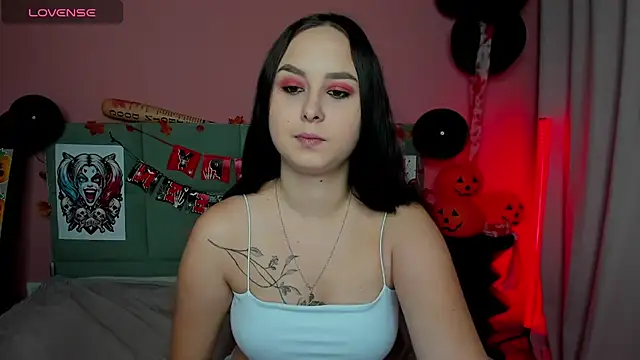 BeatriceReeves online show from 10/27/25, 01:06