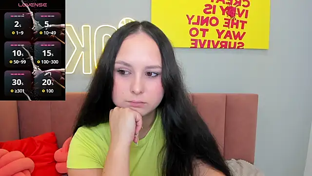 Snapshot of BeatriceReeves chatting on 07/14/26, 01:16 BeatriceReeves online show from 07/14/26, 01:16