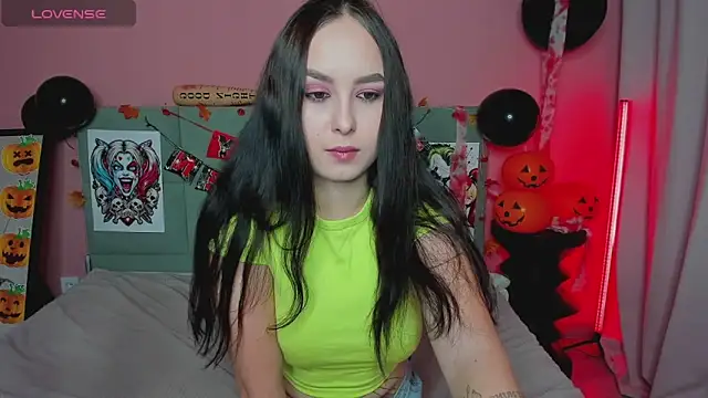 BeatriceReeves online show from 10/26/25, 01:06