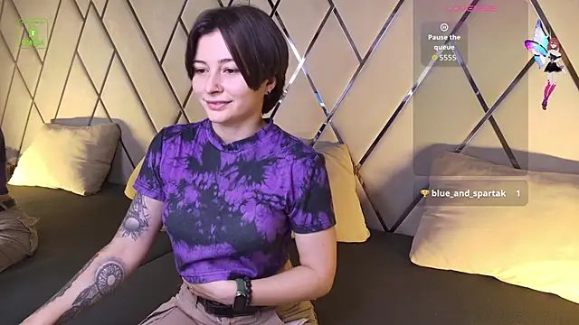 Ishtar Divine online show from 10/15/25, 04:22