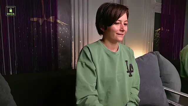 Ishtar Divine online show from 10/27/25, 03:13