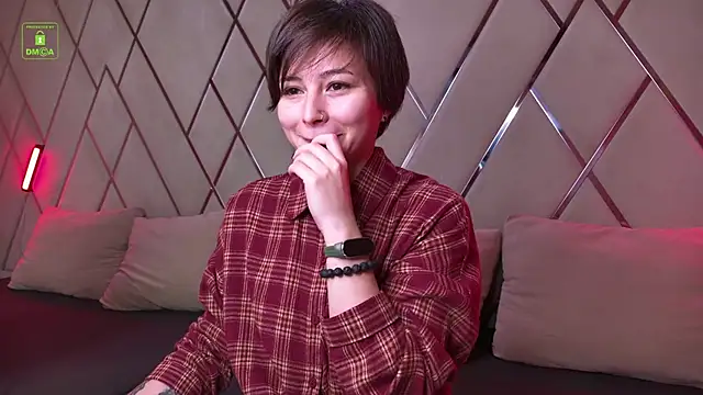 Ishtar Divine online show from 11/09/25, 10:52