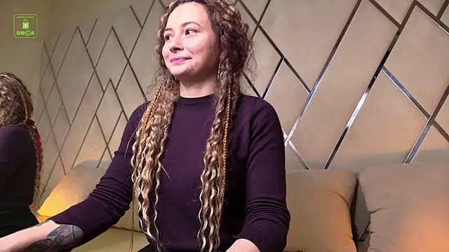 Ishtar Divine online show from 12/15/25, 10:43