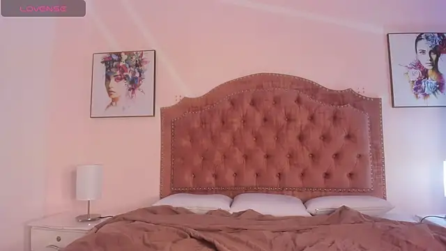 aggy castel online show from 09/10/25, 01:54