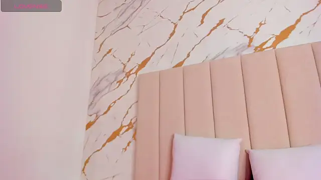 aggy castel online show from 04/04/26, 01:06