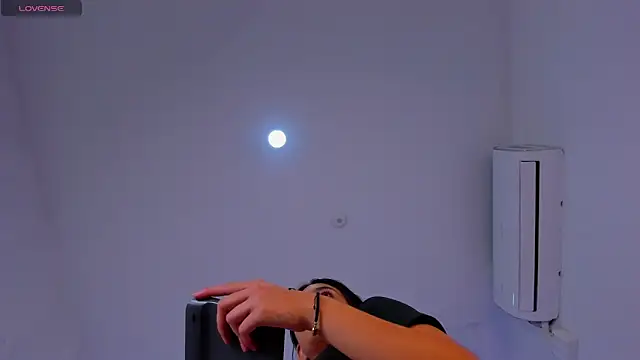 aggy castel online show from 02/05/26, 02:46