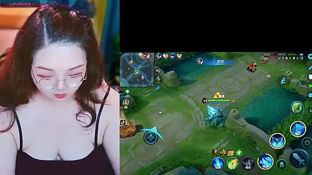 Weiwei5200 online show from 10/31/25, 01:24