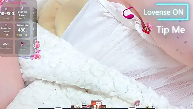 Snapshot of Weiwei5200 chatting on 04/21/26, 11:11 Weiwei5200 online show from 04/21/26, 11:11