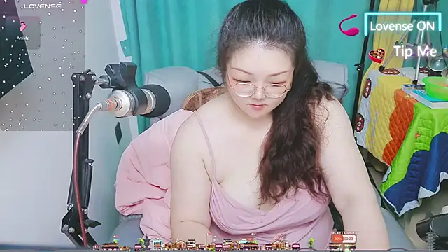 Snapshot of Weiwei5200 chatting on 05/22/26, 01:25 Weiwei5200 online show from 05/22/26, 01:25