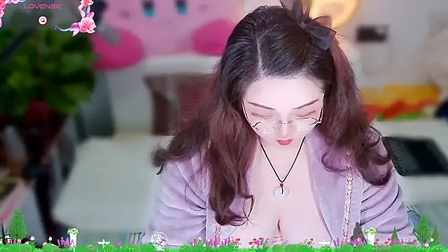 Weiwei5200 online show from 12/21/25, 10:28