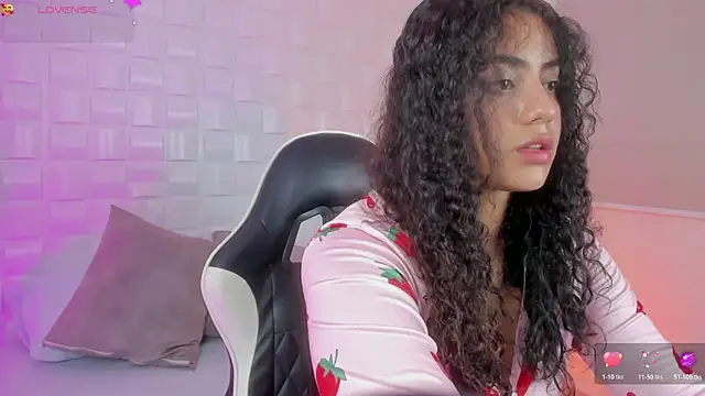 yaya23x online show from 10/28/25, 02:49