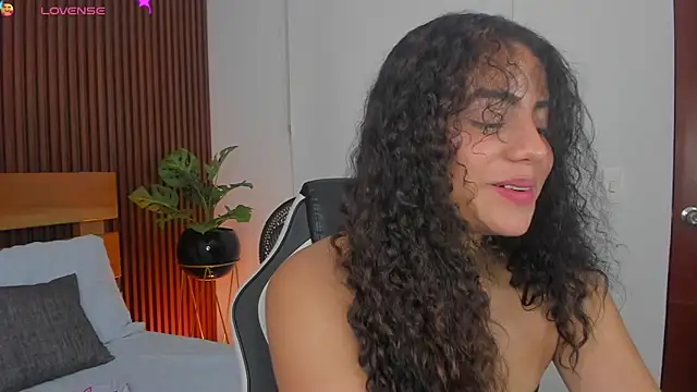 yaya23x online show from 10/17/25, 02:30