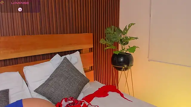 yaya23x online show from 11/19/25, 02:39