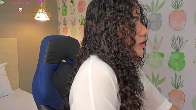 yaya23x online show from 10/01/25, 02:10