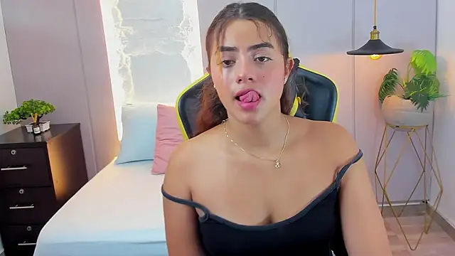 yaya23x online show from 03/13/25, 07:06
