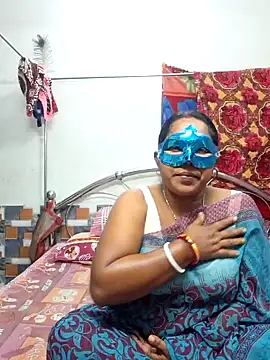 Snapshot of Real_Desi_Couple chatting on 12/19/24, 04:24 Real Desi Couple online show from 12/19/24, 04:24