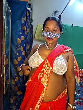Snapshot of Real_Desi_Couple chatting on 07/13/26, 04:50 Real Desi Couple online show from 07/13/26, 04:50