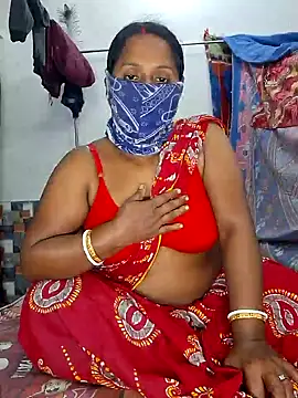 Snapshot of Real_Desi_Couple chatting on 12/22/24, 05:21 Real Desi Couple online show from 12/22/24, 05:21