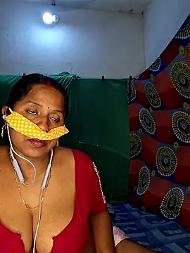 Snapshot of Real_Desi_Couple chatting on 03/19/26, 05:24 Real Desi Couple online show from 03/19/26, 05:24