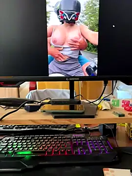 denizli18 online show from 12/17/25, 12:43