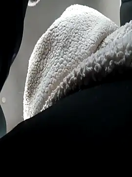 Snapshot of tuty_Tap chatting on 12/03/25, 08:19 tuty Tap online show from 12/03/25, 08:19