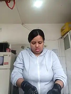 Snapshot of tuty_Tap chatting on 12/04/25, 02:49 tuty Tap online show from 12/04/25, 02:49